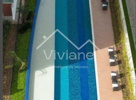 piscina com logo ESTREITO